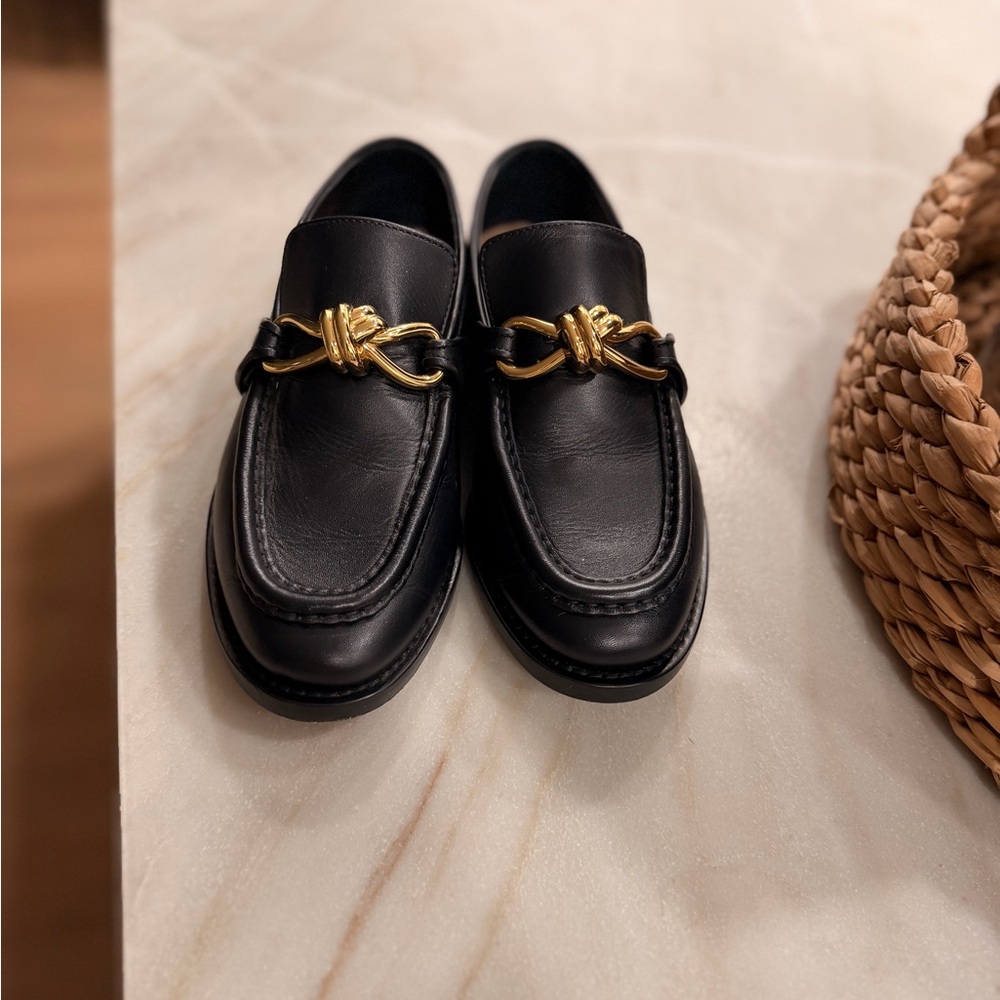 Bottega Veneta Astaire Black Supple Leather Loafer - Picture 2 of 6